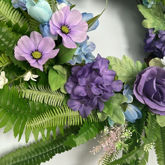 Spring Wreath With Blue Tulips & Purple Florals 25” Diameter On Grapevine Base - Picture 6 of 13